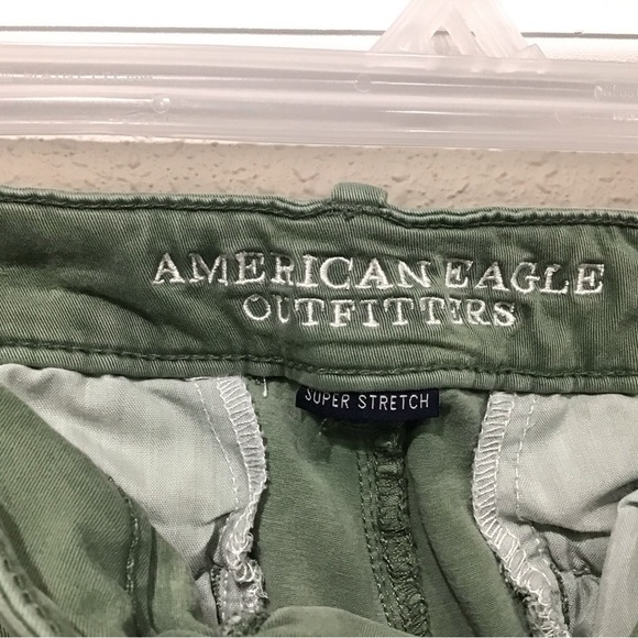 American Eagle Women’s Olive Green Super Stretch Midi Twill Shorts Size 6 Summer - Picture 2 of 4